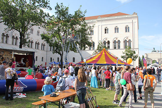 Lilau auf dem 17. Streetlife Festival 2011 in der Ludwig- und Leopoldstraße mit dem "Corso Leopold" am 04.+05.06.2011 (Foto: Martin Schmitz)